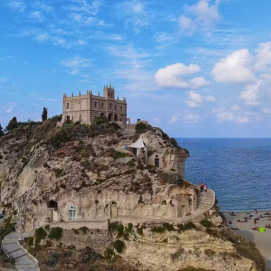 Santuario di Santa Maria dell'Isola a Tropea